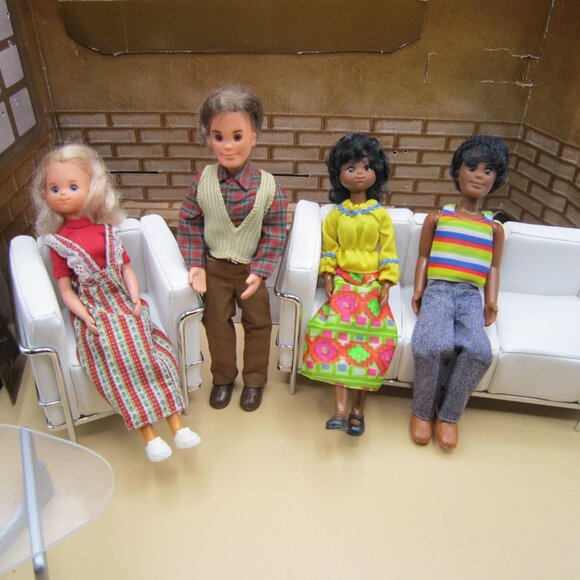 Mattel Sunshine and Happy Family Dolls - Two Couples (set of 4) - Picture 4 of 4